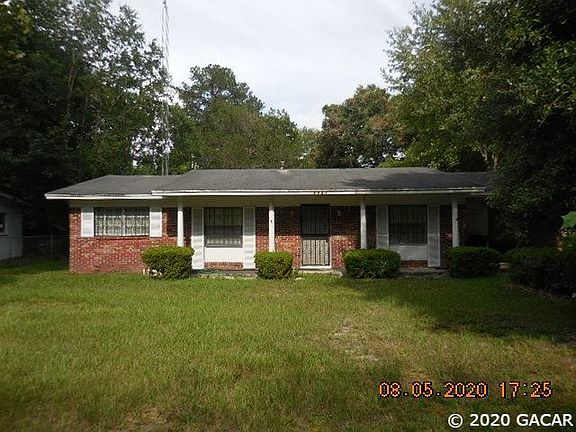 2nd image of 2823 NE 15th St