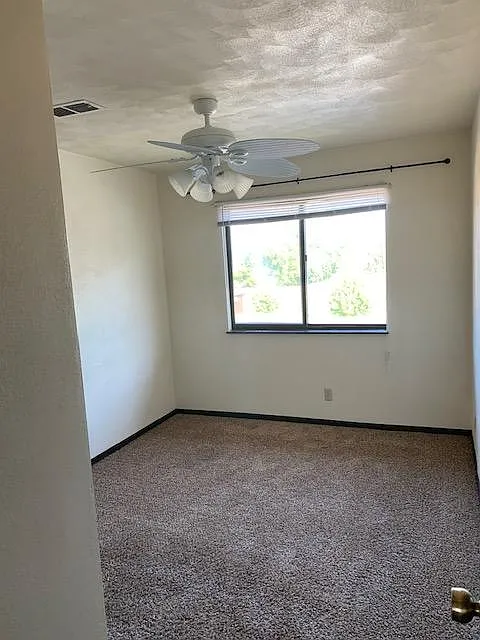 2 bed, 1200 sqft, $800 — Photo 4