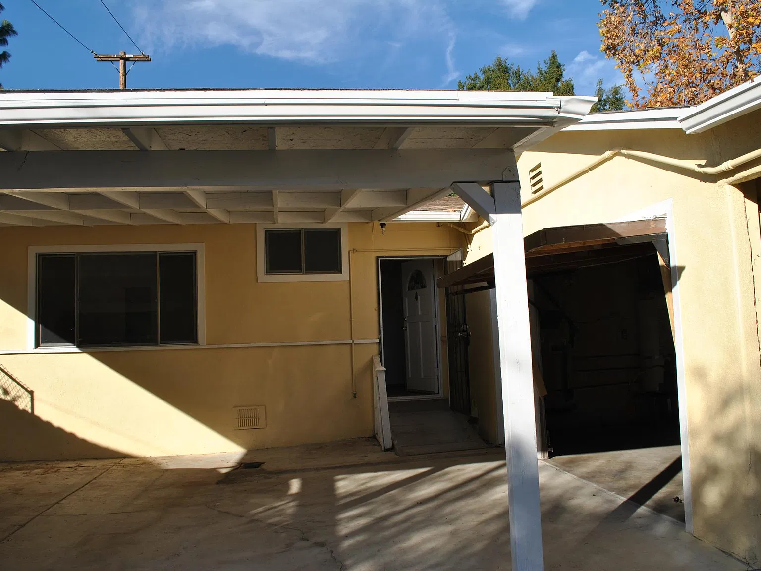 3 bed, 1050 sqft, $3,500 — Photo 1