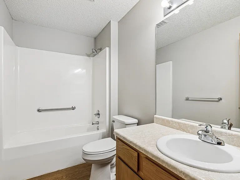 Mariner Pointe — Photo 11
