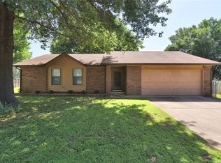 1103 W Hot Springs Ct S, Broken Arrow, OK 74011
