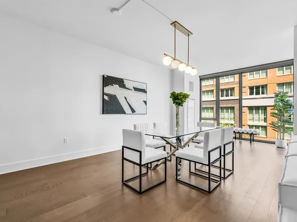 9 Avenue At Port Imperial image 9 of 50