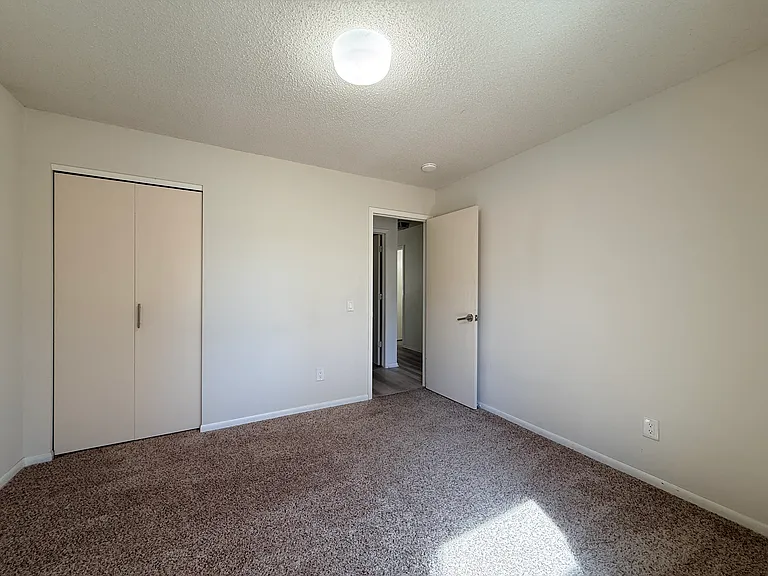 18056 S Shore Ln W — Photo 15