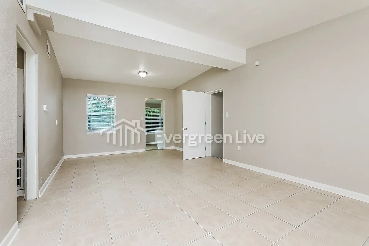 Building Photo - 918 Hacienda Ct