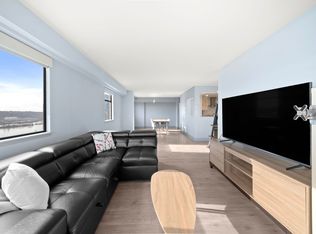 209 Carnarvon St #1002, New Westminster, BC