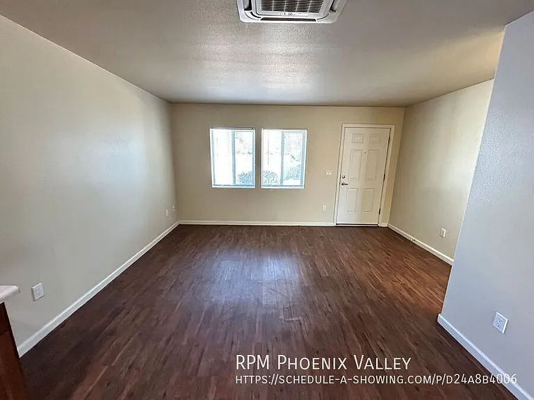 Bell Villas Apartments — Photo 37