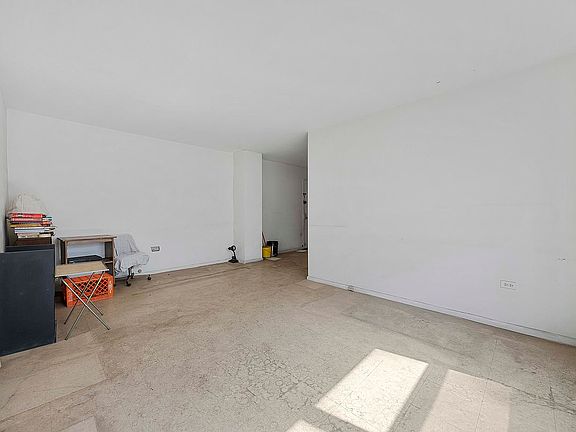2nd image of 191 Willoughby St APT 7N