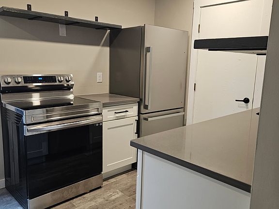 2nd image of 2410 2nd St APT 6