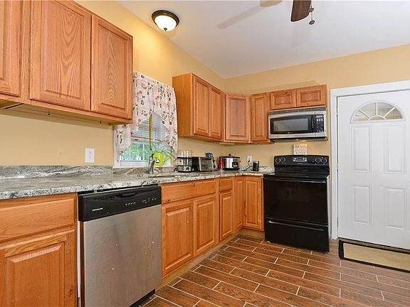 3rd image of 213 Roger Williams Ave