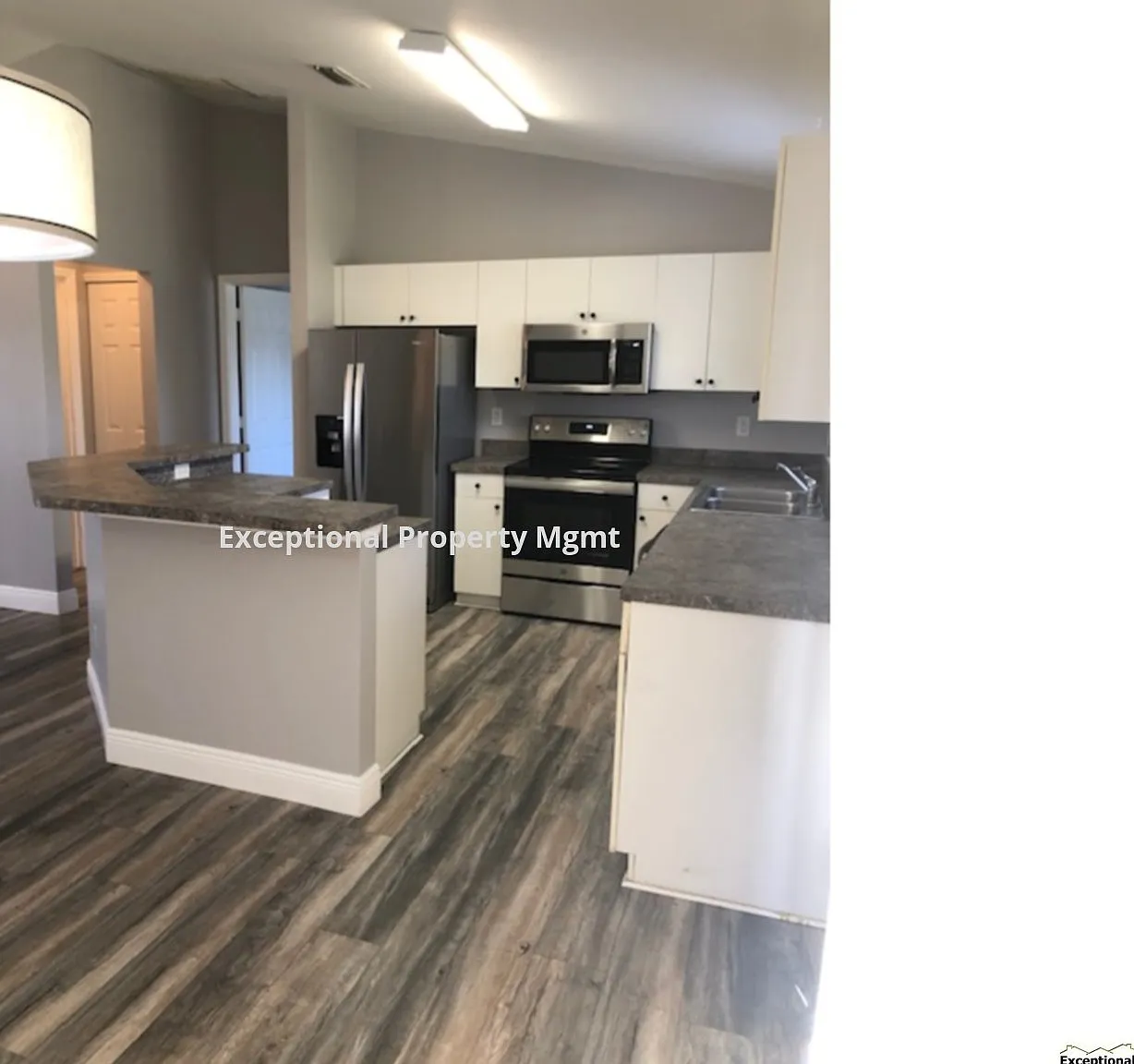 3 bed, 2.0 bath, 1423 sqft, $1,950 — Photo 2
