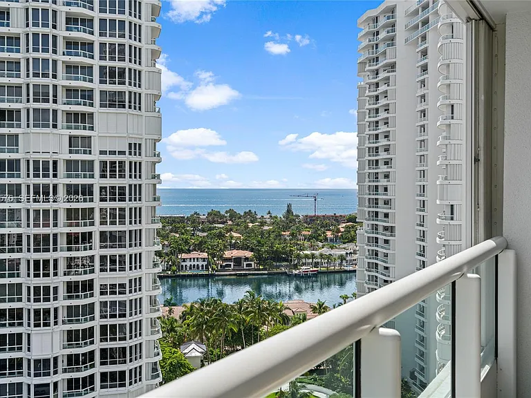 21055 Yacht Club Dr #1903 — Photo 30