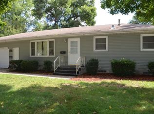 1053 Prairie Ave SW, Faribault, MN 55021