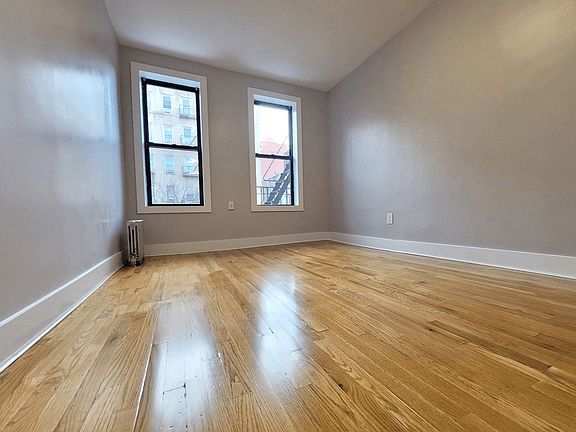 3rd image of 248 Wadsworth Ave APT 3A