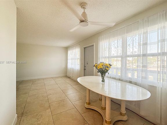 4th image of 382 E Wellington Dr #382-K