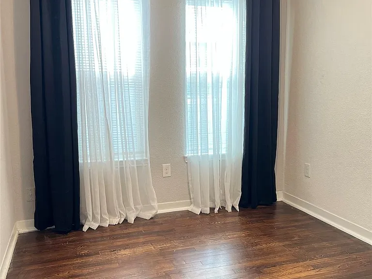4705 Park Dr — Photo 9