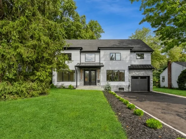 66 E Gramercy Pl, Glen Rock Boro, NJ 07452