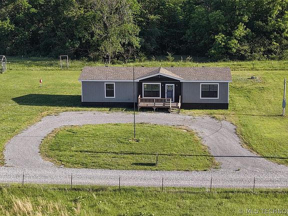 2nd image of 1776 NE Krebs Lake Rd