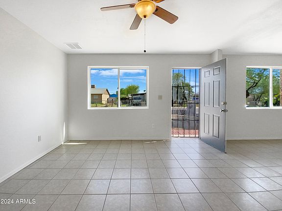 3rd image of 132 W JAHNS Place
