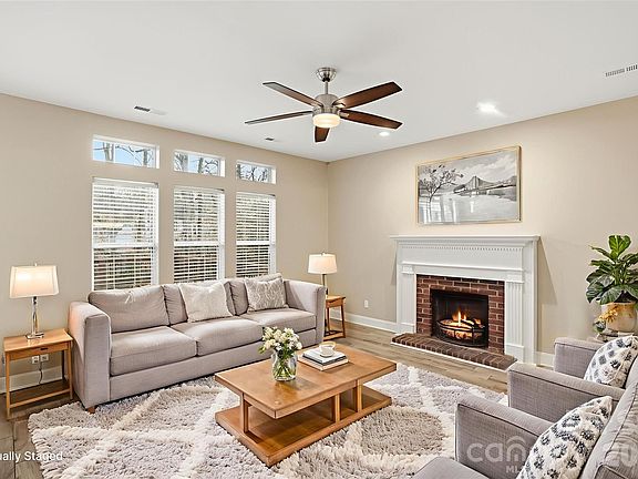 3rd image of 8921 Newgard Ct