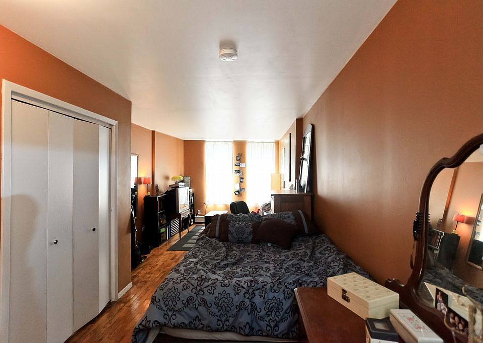 2nd image of 173 E 102nd St APT 1E