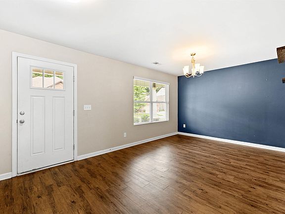 5th image of 225 Sarah Way