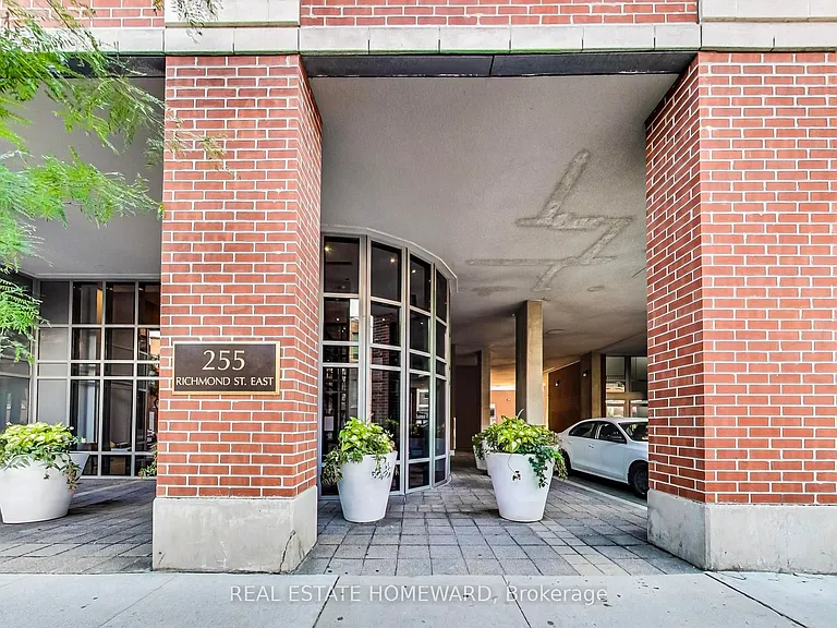 255 Richmond St E #Penthouse 10 — Photo 21