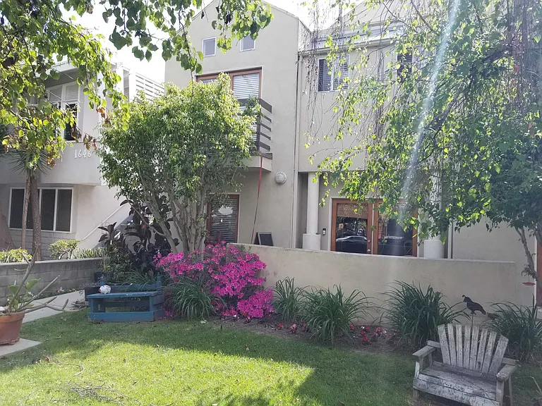 Berkeley St — Photo 1