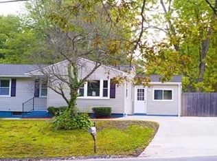 23 Hillside Dr, Springfield, MA 01118