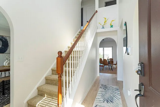 425 Whitby St — Photo 8