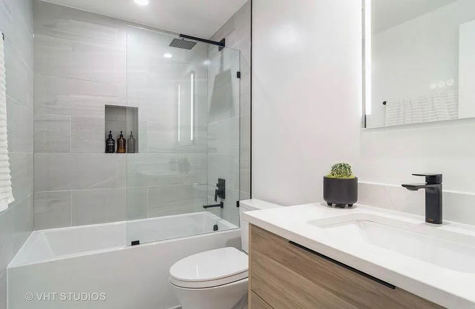 2720 W Cortland St — Photo 3