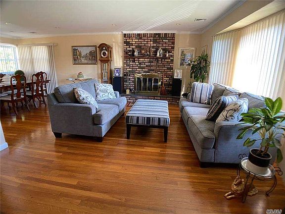 4th image of 225 Wyngate Ave N