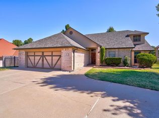 719 Kingsgate Rd, Yukon, OK 73099