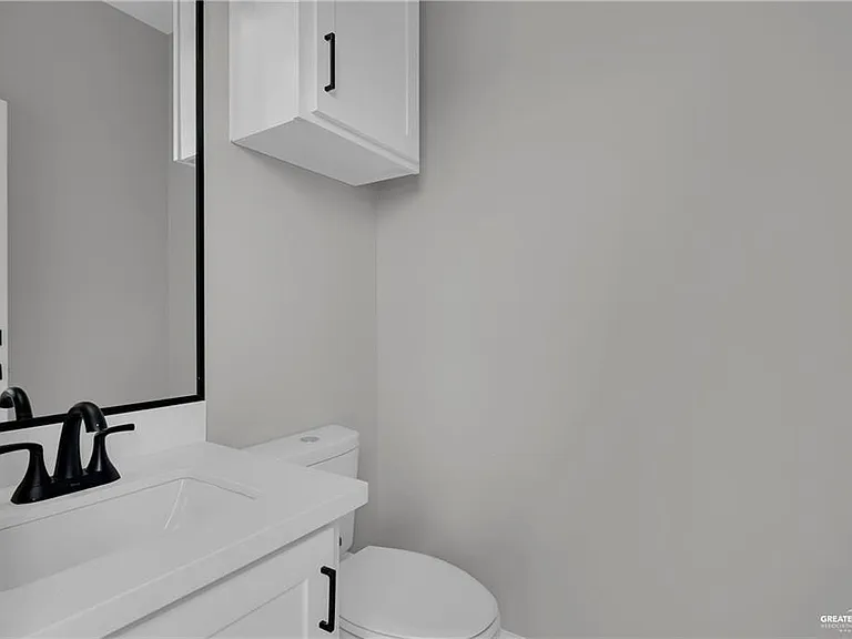 1305 W Oscar St — Photo 10