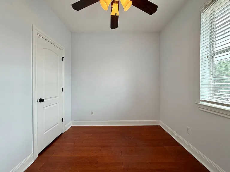 1402 Parker Ln #8 — Photo 20