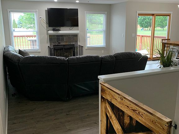 4th image of 56875 Meadow Glen Dr