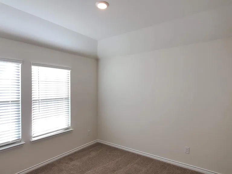 808 Marigold St — Photo 12