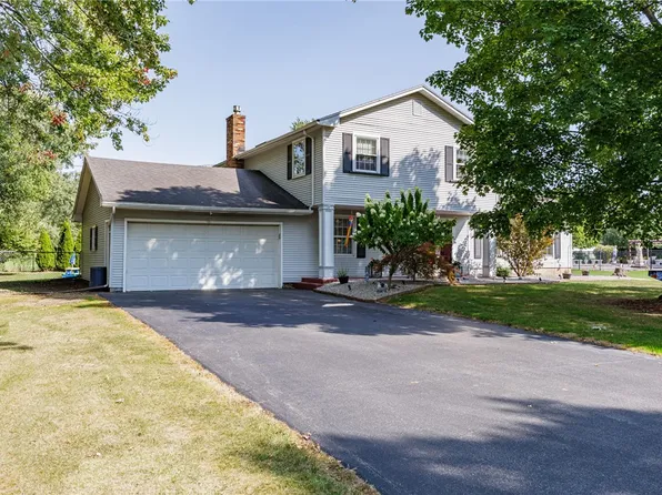 10 Kathy Dr, Pittsford, NY 14534