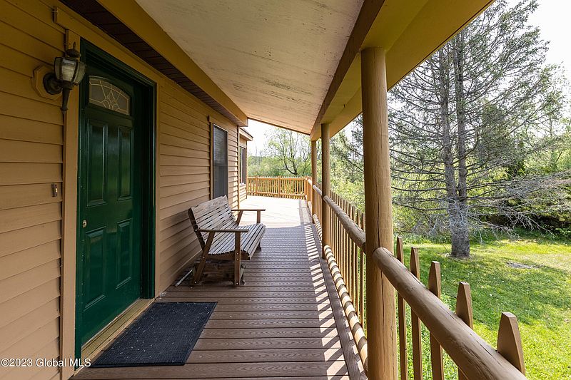 4th image of 110 Ketcham Road
