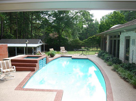 10,000 gal exercise pool
