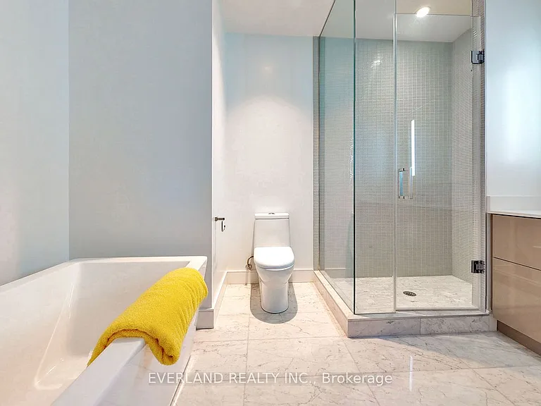 7 Grenville St #6105 — Photo 32
