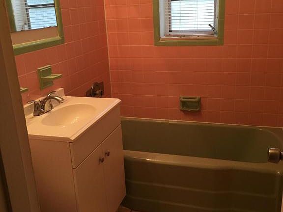4th image of 71 NE 45th Ct