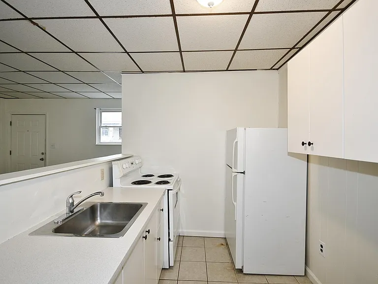 2040 Brownsville Rd #A — Photo 8