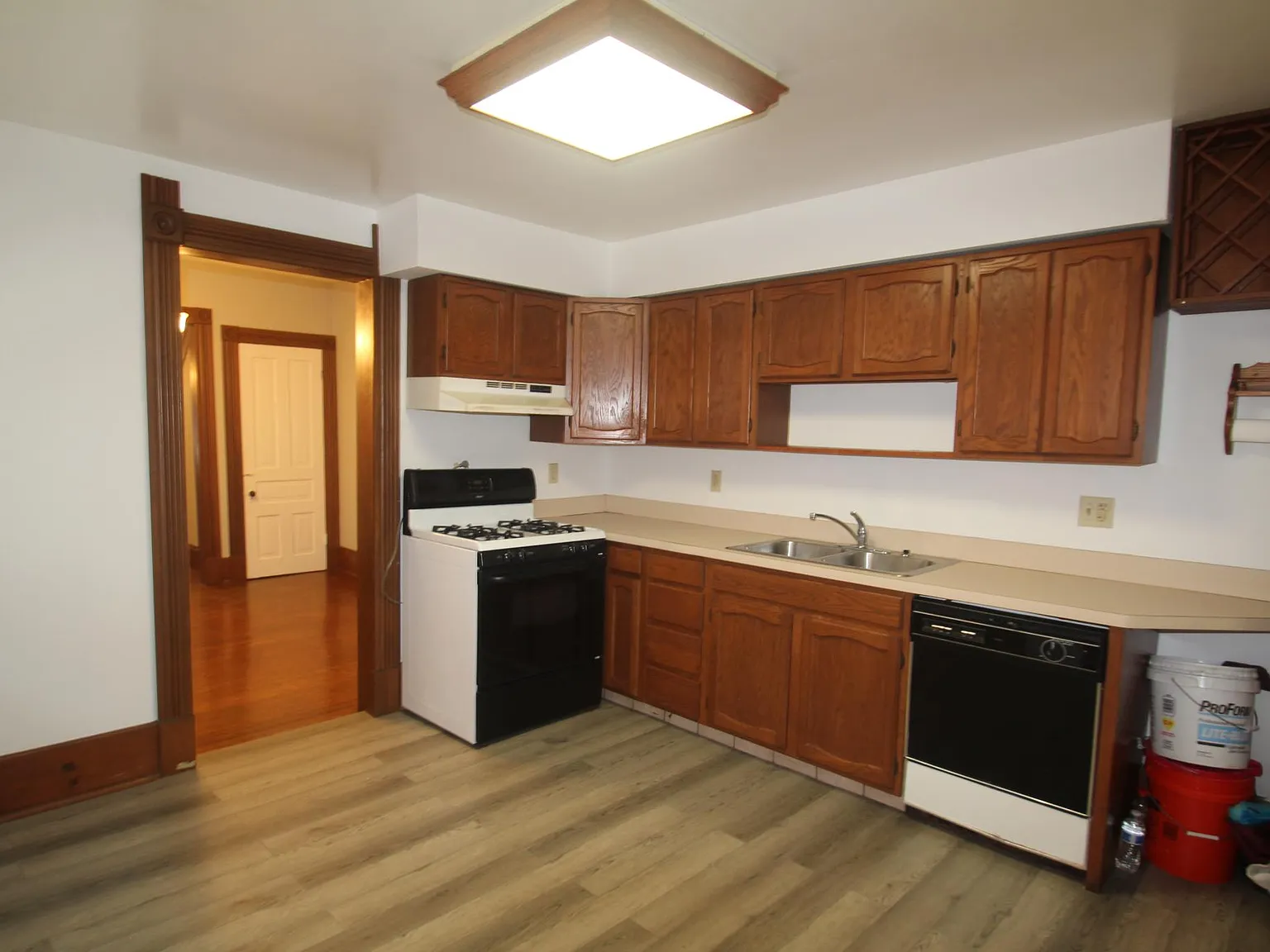 5004 Franklin Blvd — Photo 4