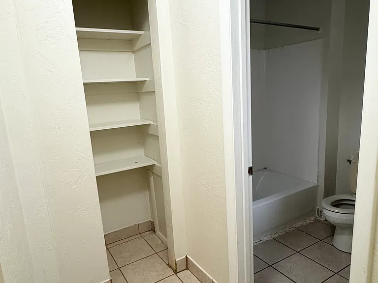 1210 Evans Ave #1 — Photo 6