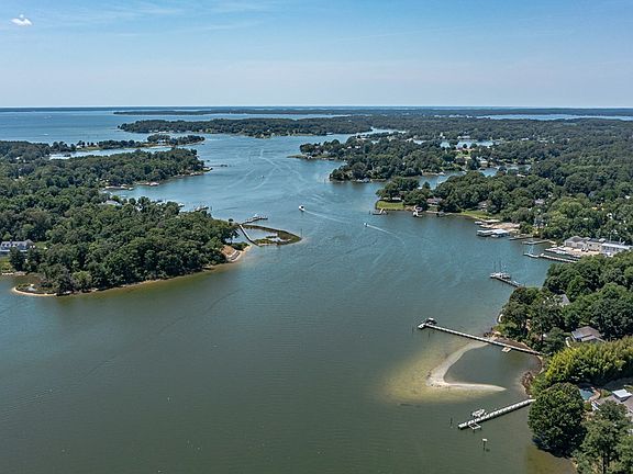 3rd image of 92 Sams Cove Lndg