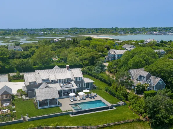 41 Monomoy Rd, Nantucket, MA 02554