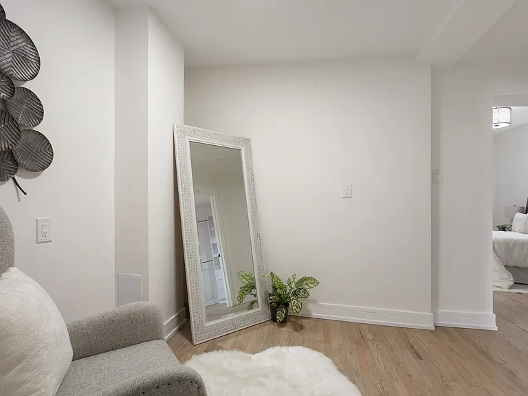 2456 W Huron St — Photo 16