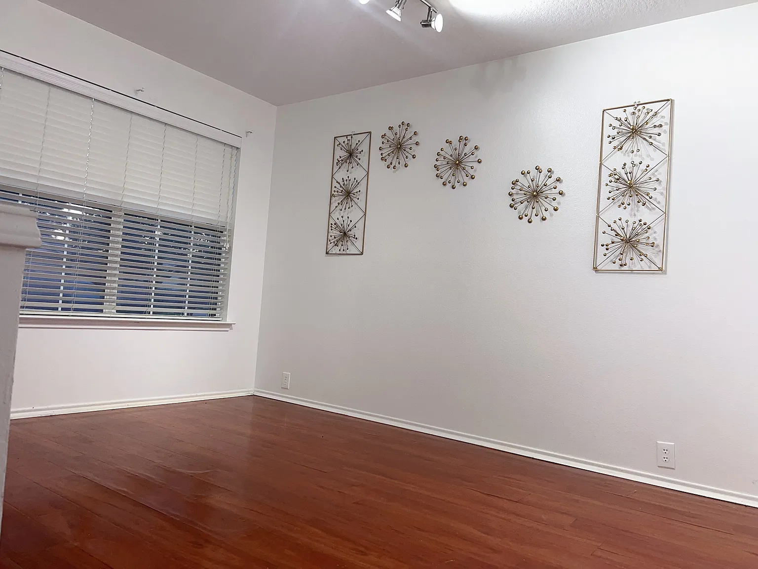 4 bed, 2911 sqft, $2,200 — Photo 4