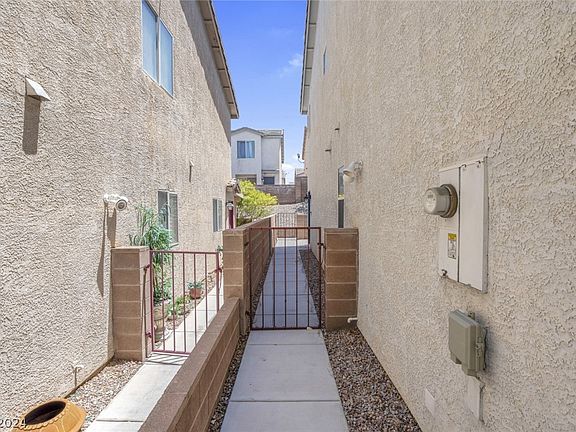 4th image of 2124 William Holden Ct
