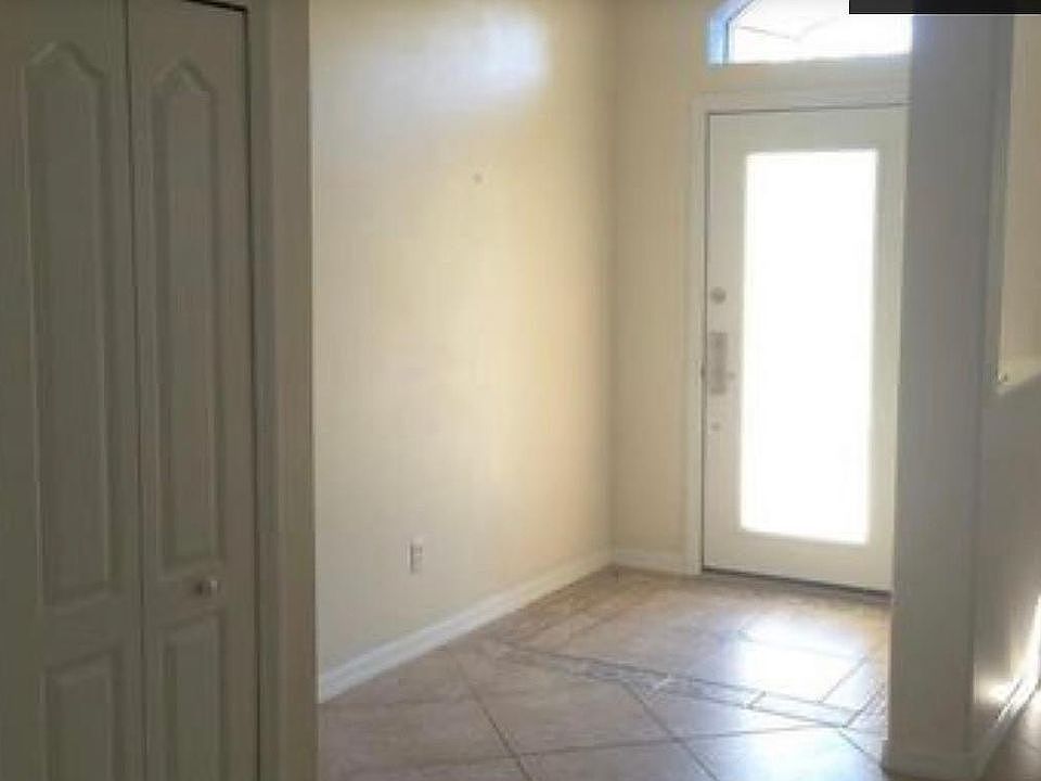 2nd image of 2742 Dover Glen Cir